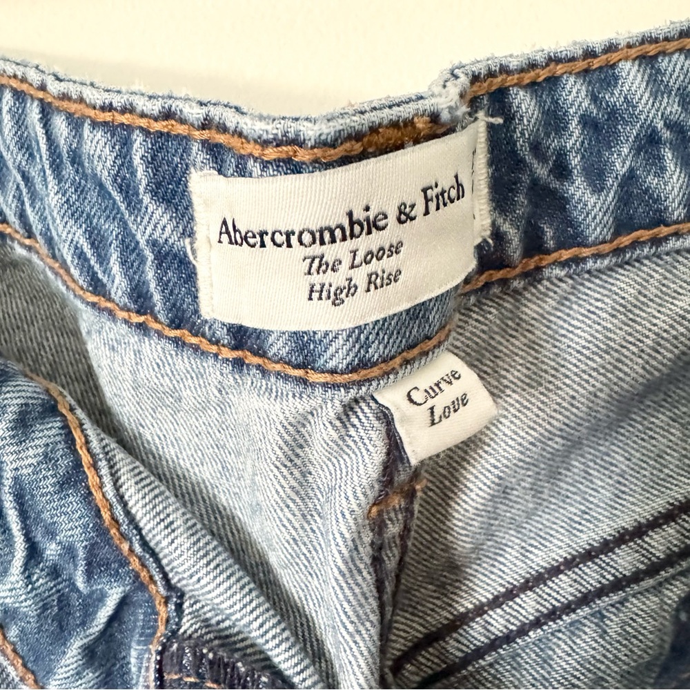 Abercrombie & Fitch Curve Love High Rise Loose Jean Size 14/32 - Picture 11 of 15